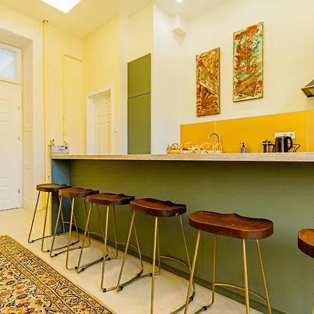 Bengt Kiraly Str. Luxury Appartamento