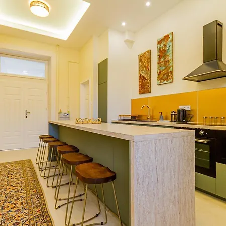 Appartamento Bengt Kiraly Str. Luxury *