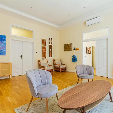 Appartamento Bengt Kiraly Str. Luxury *