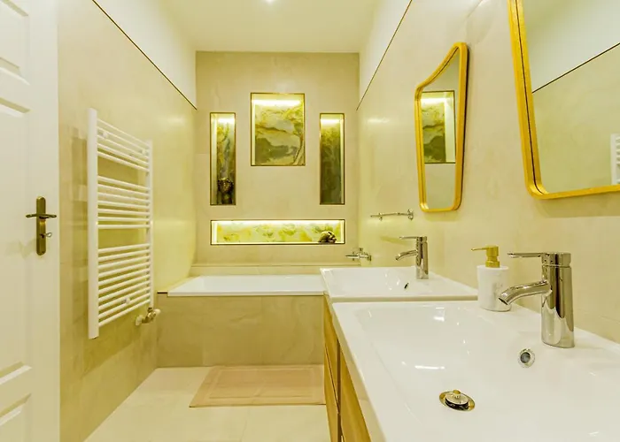 아파트 Bengt Kiraly Str. Luxury
