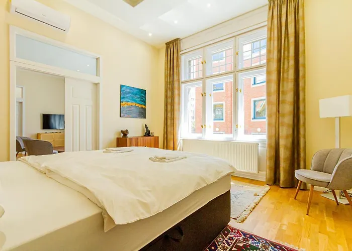 Bengt Kiraly Str. Luxury *