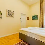 Bengt Kiraly Str. Luxury Appartement