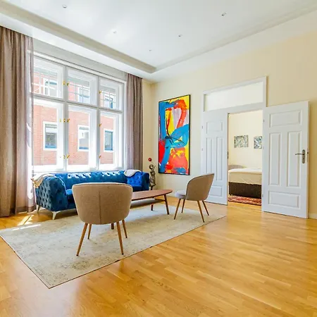 Bengt Kiraly Str. Luxury Boedapest